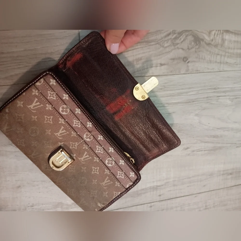 Louis Vuitton Monogram Mini Porte Feuille Sarah Long Bifold Wallet